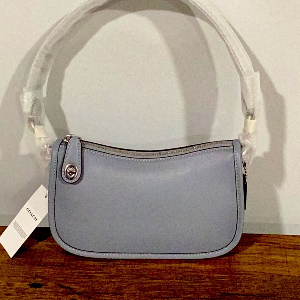 Coach leather Swinger 20